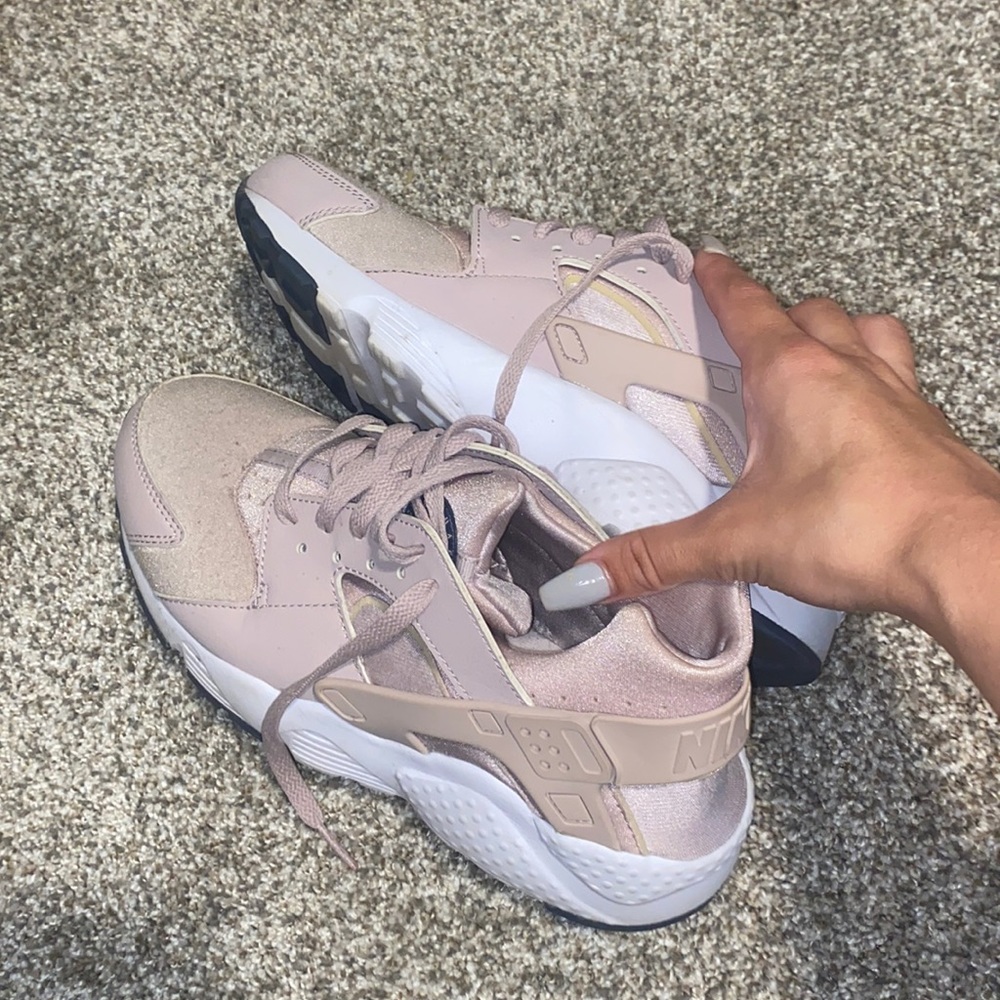 Neutral color/beige Nike Huraraches